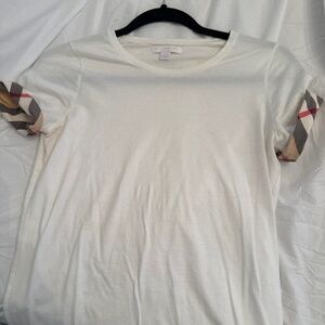 Burberry tshirt